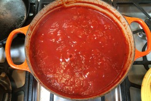 Lasagna sauce a simmerin'