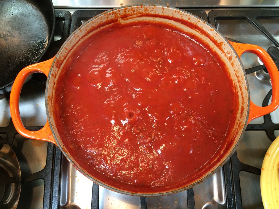 Lasagna sauce a simmerin'